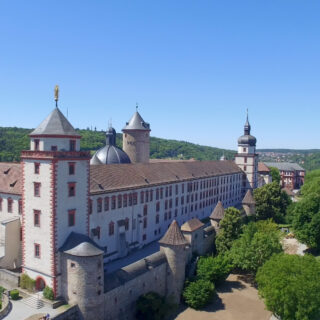 Die Festung Marienberg bei schönem Wetter