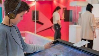 Teil der Ausstellung ist ein Computerspiel, das Besucher die Geschehnisse des "Bauernkriegs" in Würzburg beeinflussen lässt.