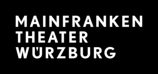Logo des Mainfranken Theaters Würzburg mit Text auf schwarzem Hintergrund. Die Wörter "MAINFRANKEN", "THEATER" und "WÜRZBURG" sind in großen weißen Buchstaben dargestellt.