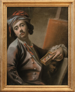 Der Künstler Hans Georg Urlaub hat sich vor einer Leinwand und mit einer Kreideschachtel in der Hand selbst dargestellt.