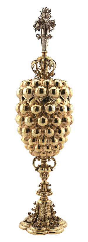 ein Pokal in Form von Weintrauben